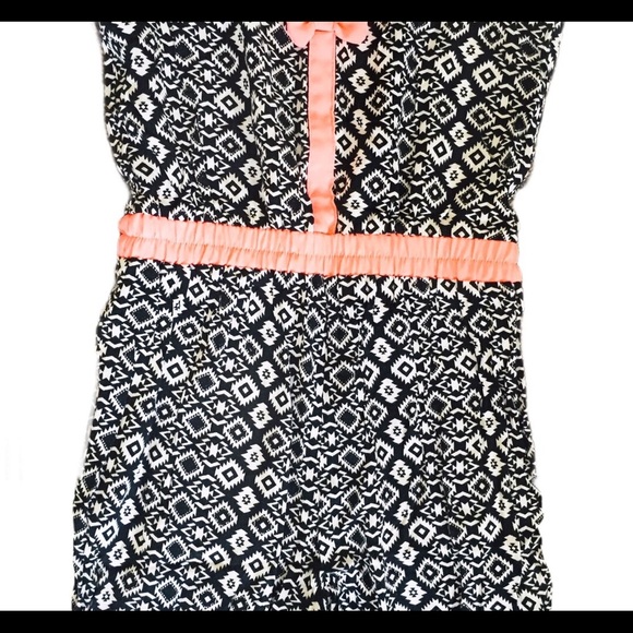 ZUNIE (Nordstrom) Geo Print Jumpsuit With Back Bow Detail Black/Pink Girl 10Y - Picture 8 of 12